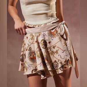 Kimchi Blue Cream Wrap Mini Skirt Size‎ Medium NWT